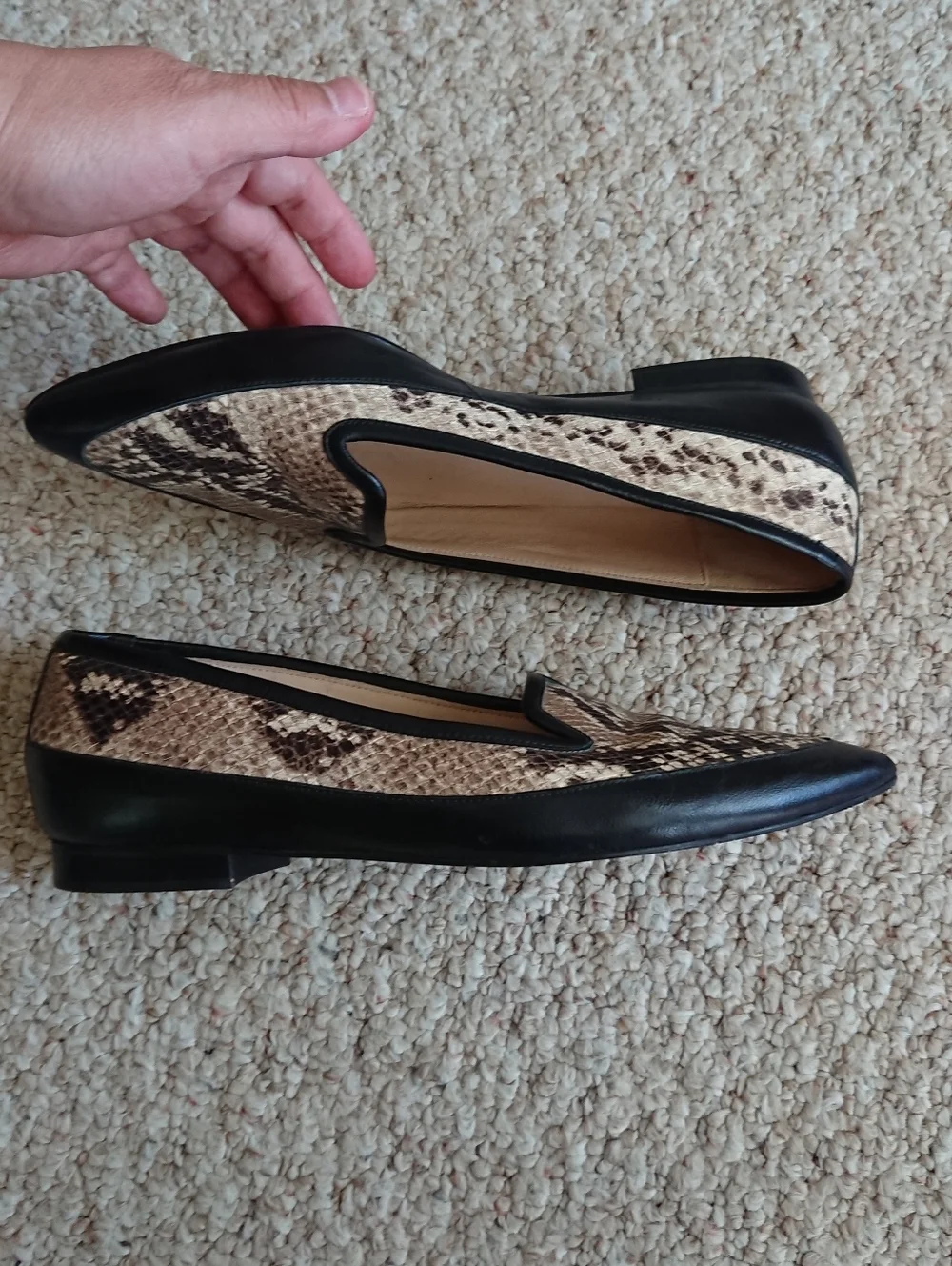 Jon Josef Gatsby Loafers Snake-Print Pointed Toe in Beige and Black size 7.5